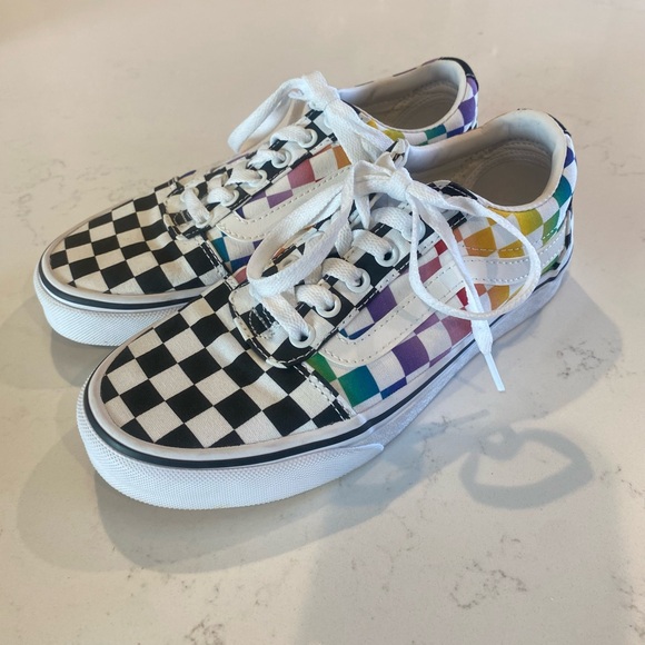 Women’s Vans Rainbow Checkered Multicolored Canvas Sneakers Like New, Size 6 - Picture 1 of 9